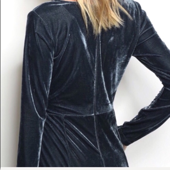 ✨BLUE VELVET ✨LUSH VELVET FAUX WRAP DRESS-SLIP - Picture 5 of 6